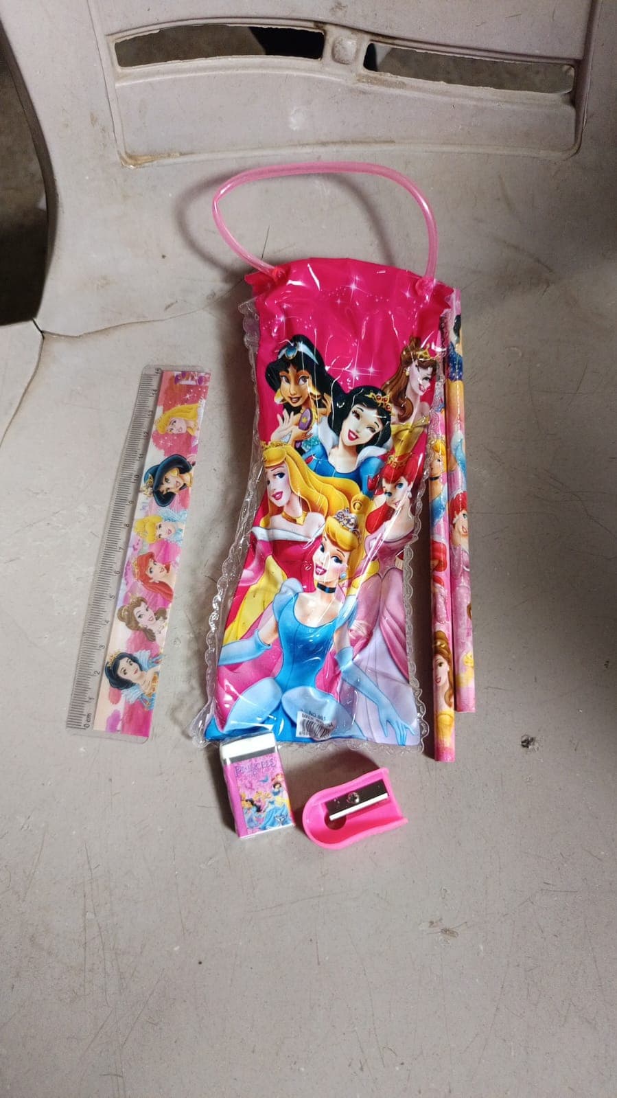 Fun & Functional! 5-in-1 Cartoon Pencil Set for School & Play (5 Pc) thumbnail 7