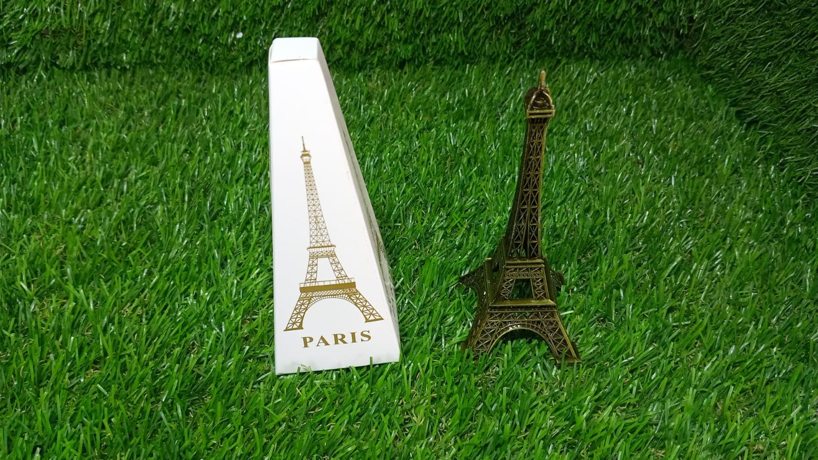 Antique 3D Eiffel Tower Statue - Metal Paris Landmark Decorative Showpiece for Home & Office thumbnail 9