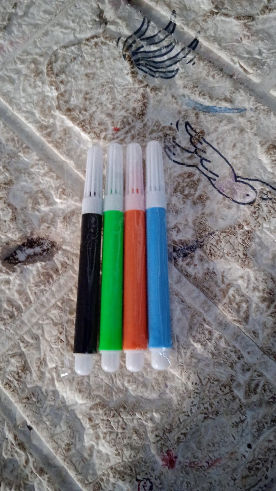 4-Piece Waterproof Marker Pen Art Set for DIY Crafts, Kids & Artists thumbnail 7