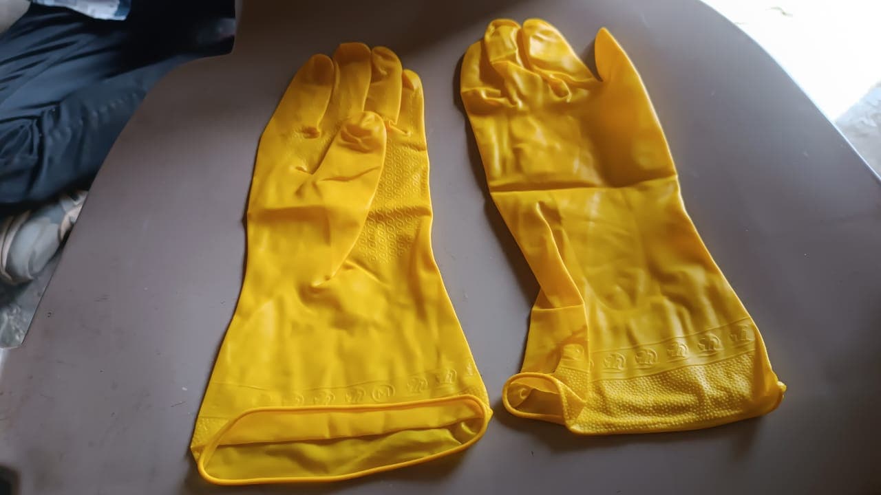 2 Pair Med Yellow Gloves For Types Of Purposes Like Washing Utensils thumbnail 9