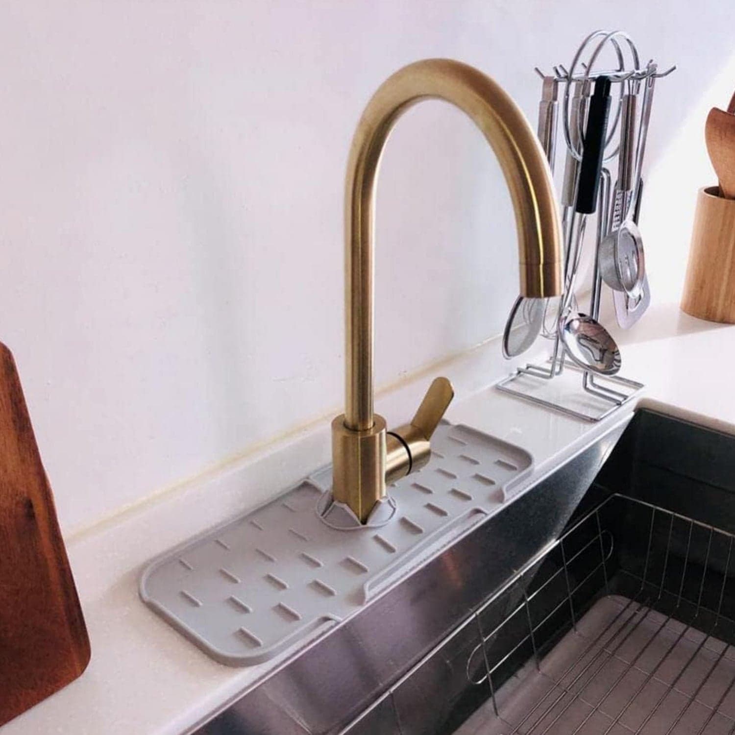 Silicone Faucet Splash Guard Pad for Kitchen & Bathroom Sink (1 Pc / Mix Design & Size) thumbnail 4