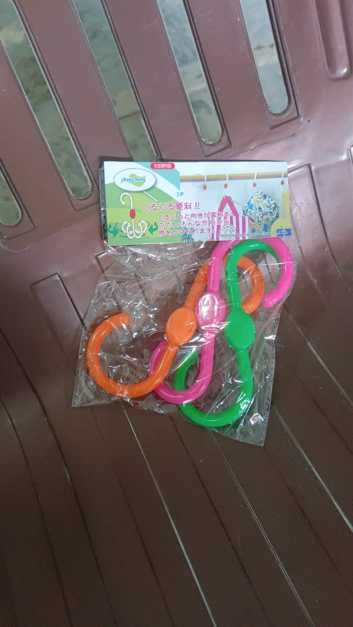 S Shape Plastic Hooks Hanger for Hanging Cloth (3 Pcs Set) thumbnail 7