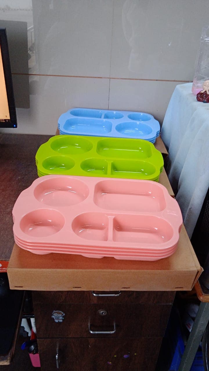 Unbreakable Plastic Food Plates / Biodegradable 5 Compartment Square Plate for Food thumbnail 11