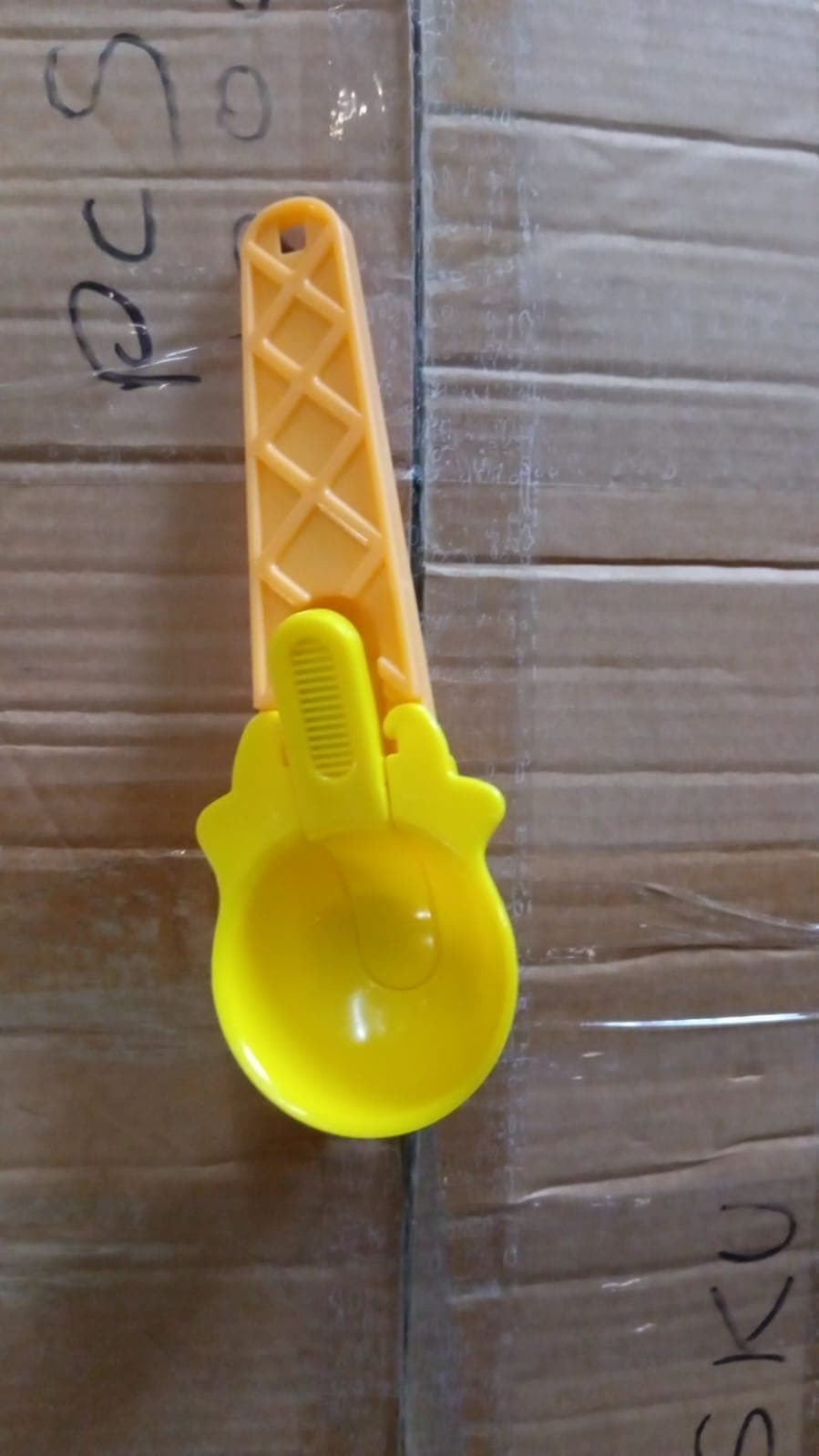 2-Piece Plastic Ice Cream & Watermelon Scooper with Trigger Dipper thumbnail 9