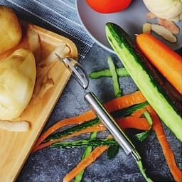 Kitchen Vegetable Peeler