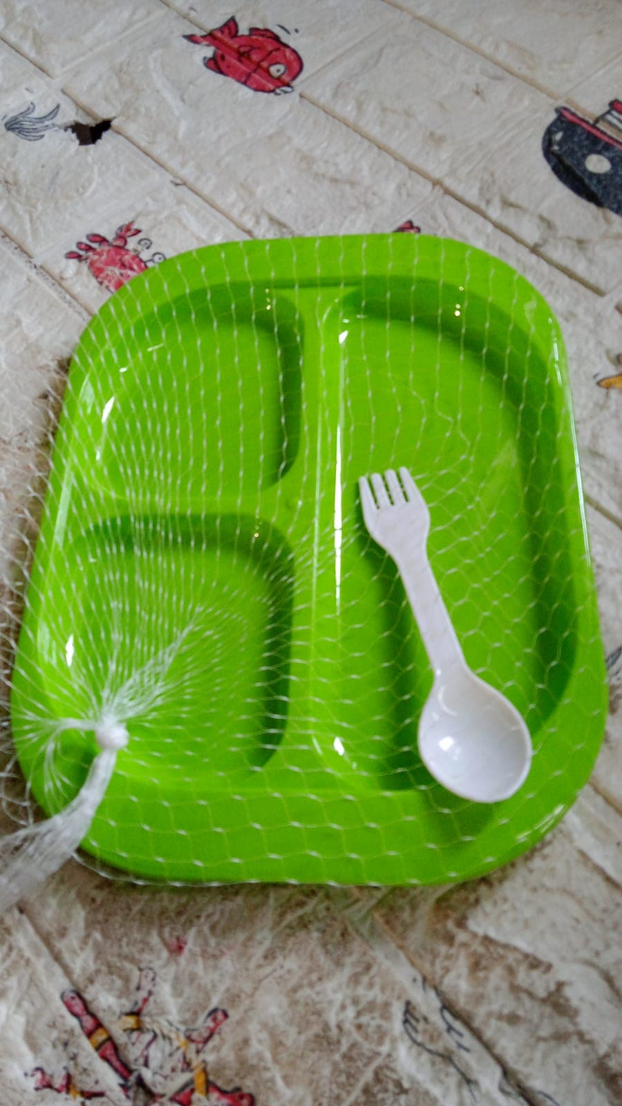 Plastic Food Plates / Biodegradable 3 Compartment Square Plate With Spoon For Food Snacks / Nuts / Desserts Plates For Kids thumbnail 7