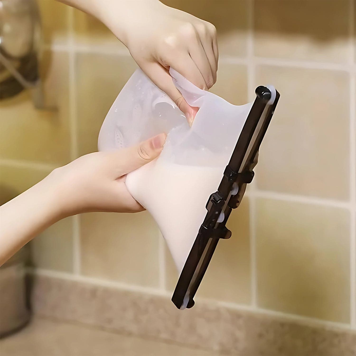 Reusable Silicone Food Storage Bag for Snacks (1 Pc, Leakproof, BPA Free) thumbnail 7