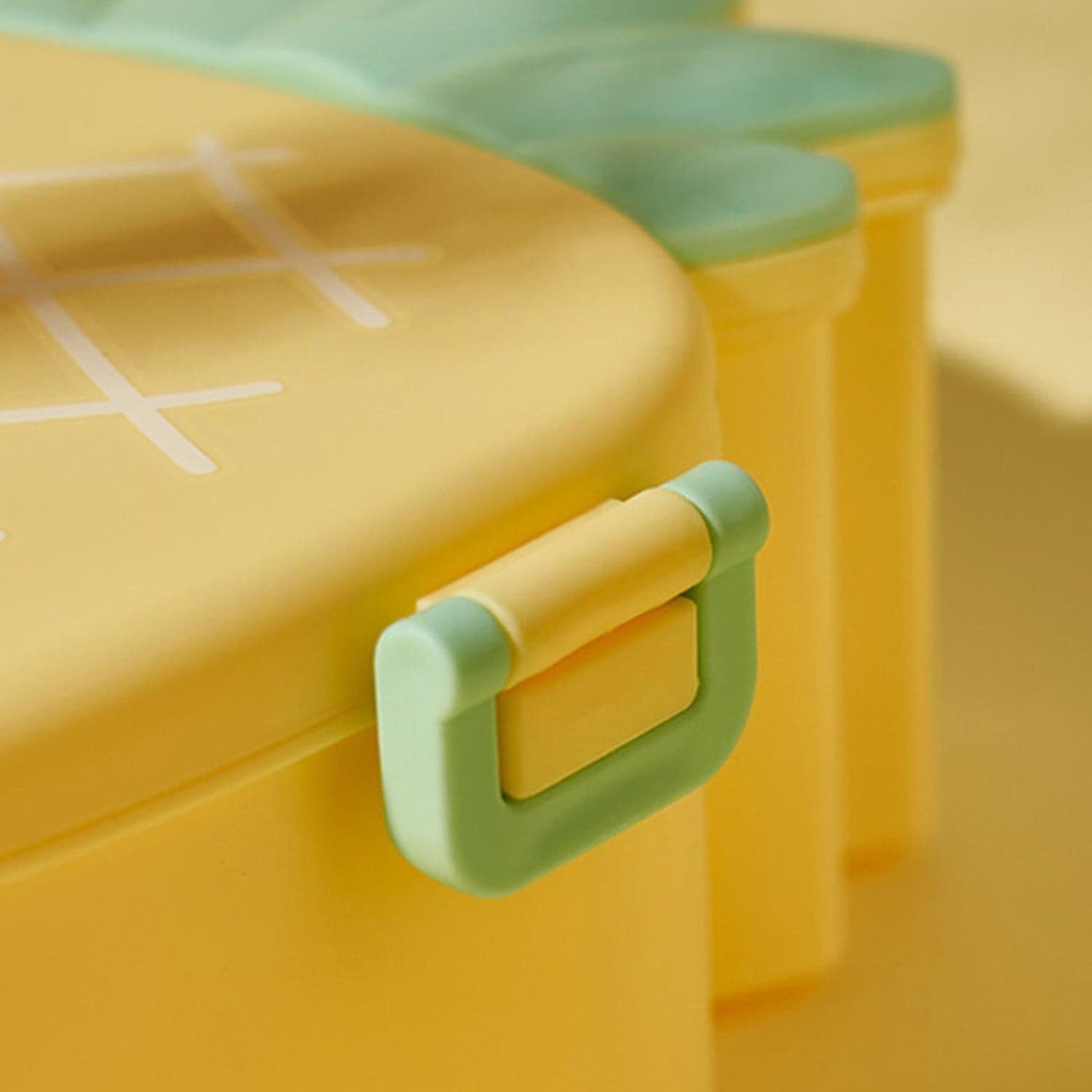 Kids Lunch Box Cute Pineapple Shaped Bento Box With Fork Spoon Snack Container Microwave Portable Office Lunch Box (1 Pc / With Spoon thumbnail 5