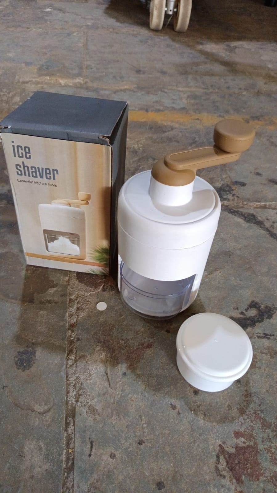 Portable Gola Maker and Ice Crusher | Manual Shaved Ice & Smoothie Machine thumbnail 8