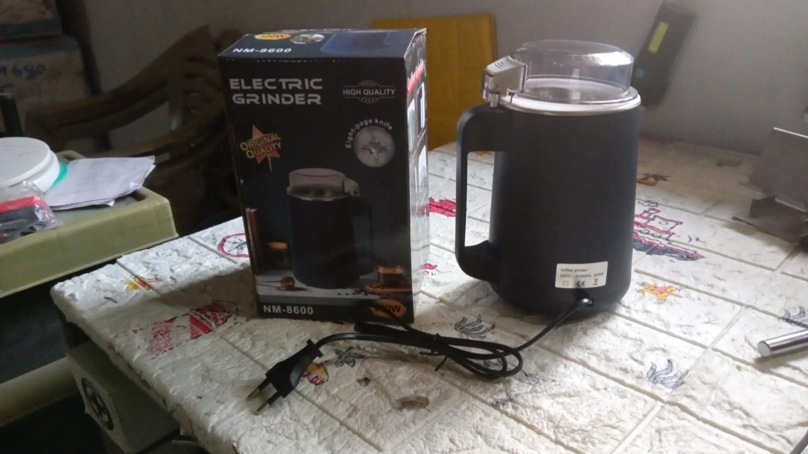 Electric Coffee & Spice Grinder Machine for Home, Fine Powder Maker (300W) thumbnail 9