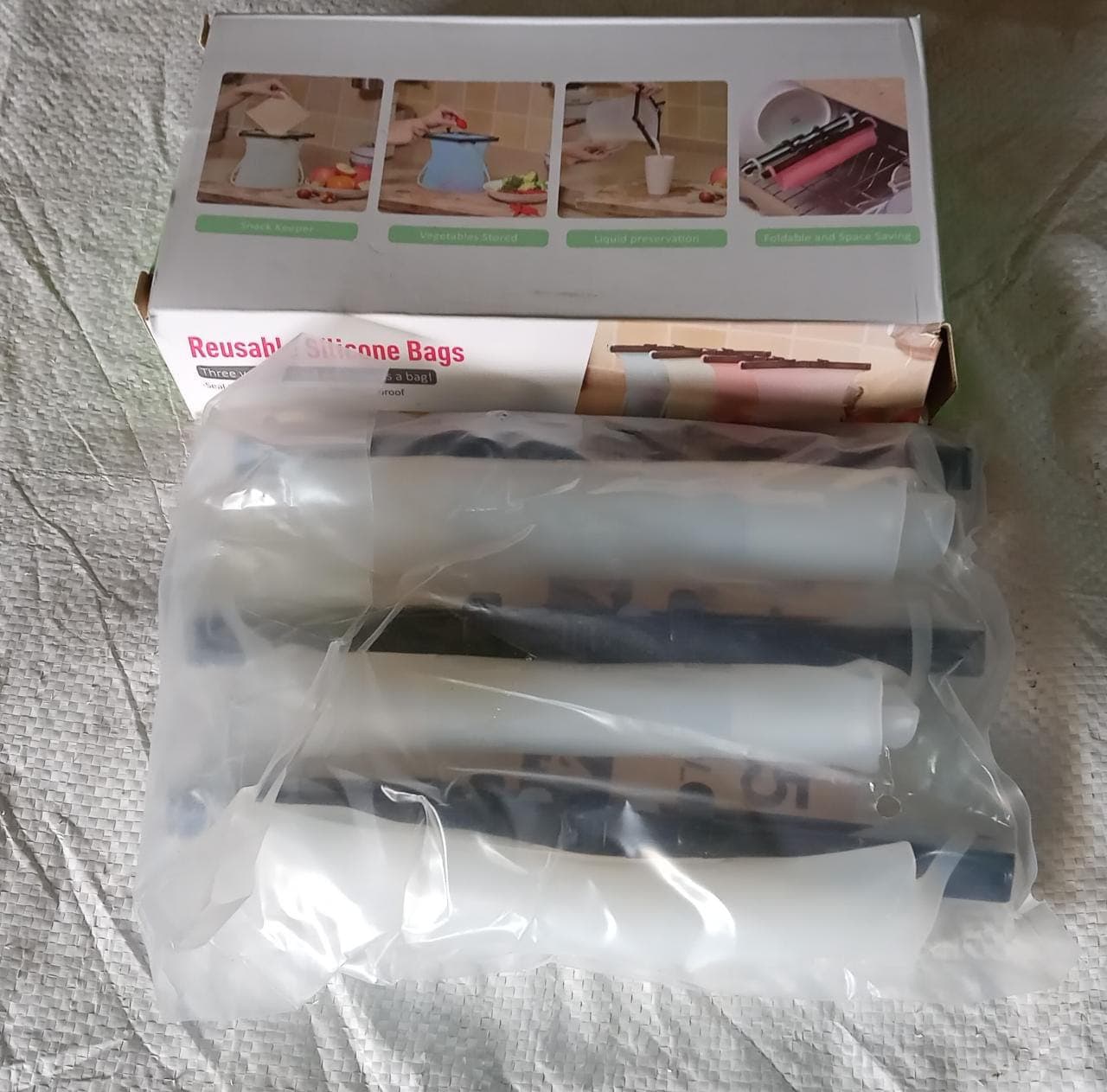 Eco-Friendly Food Storage: Reusable Silicone Bags (3-Pack) - Leakproof & Safe thumbnail 7