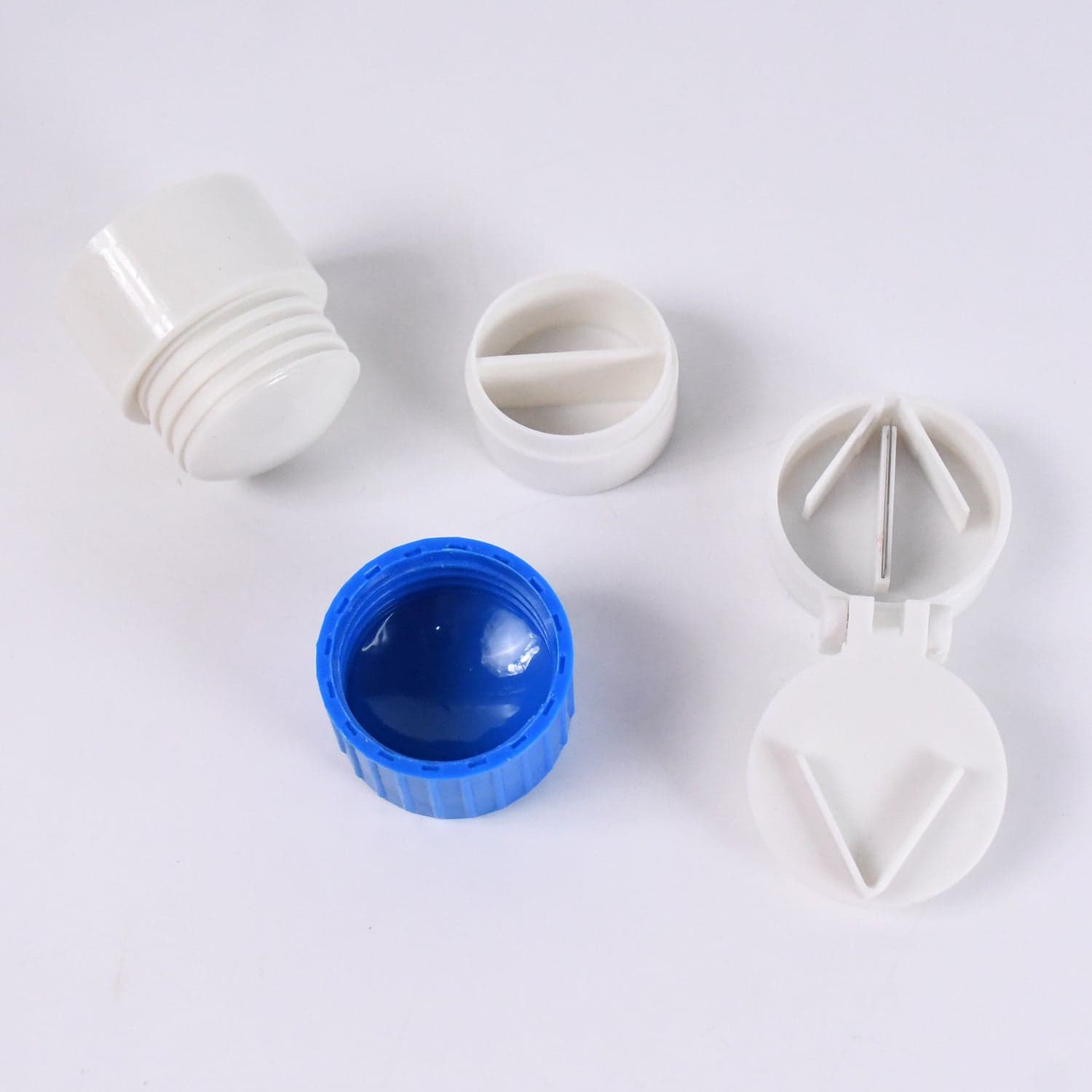 4-in-1 Medicine Cutter, Crusher, Storage Box for Pills thumbnail 7