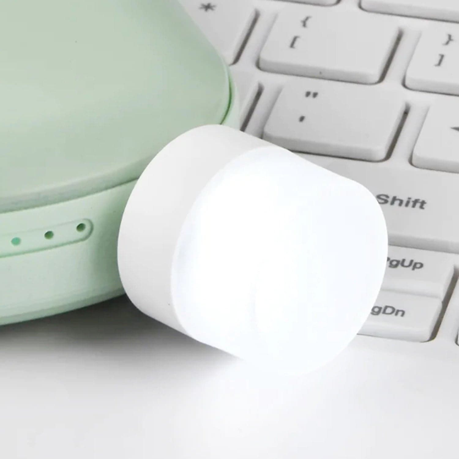Small USB Bulb used in all kinds of household and official places for room lighting purposes. thumbnail 11