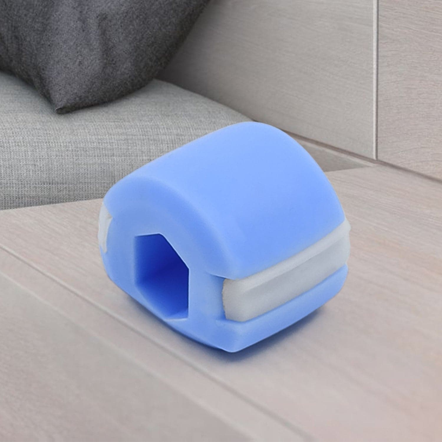 Cn Blue Mouth Exerciser Used To Gain Sharp And Chiselled Mouth Easily And Fast. thumbnail 4