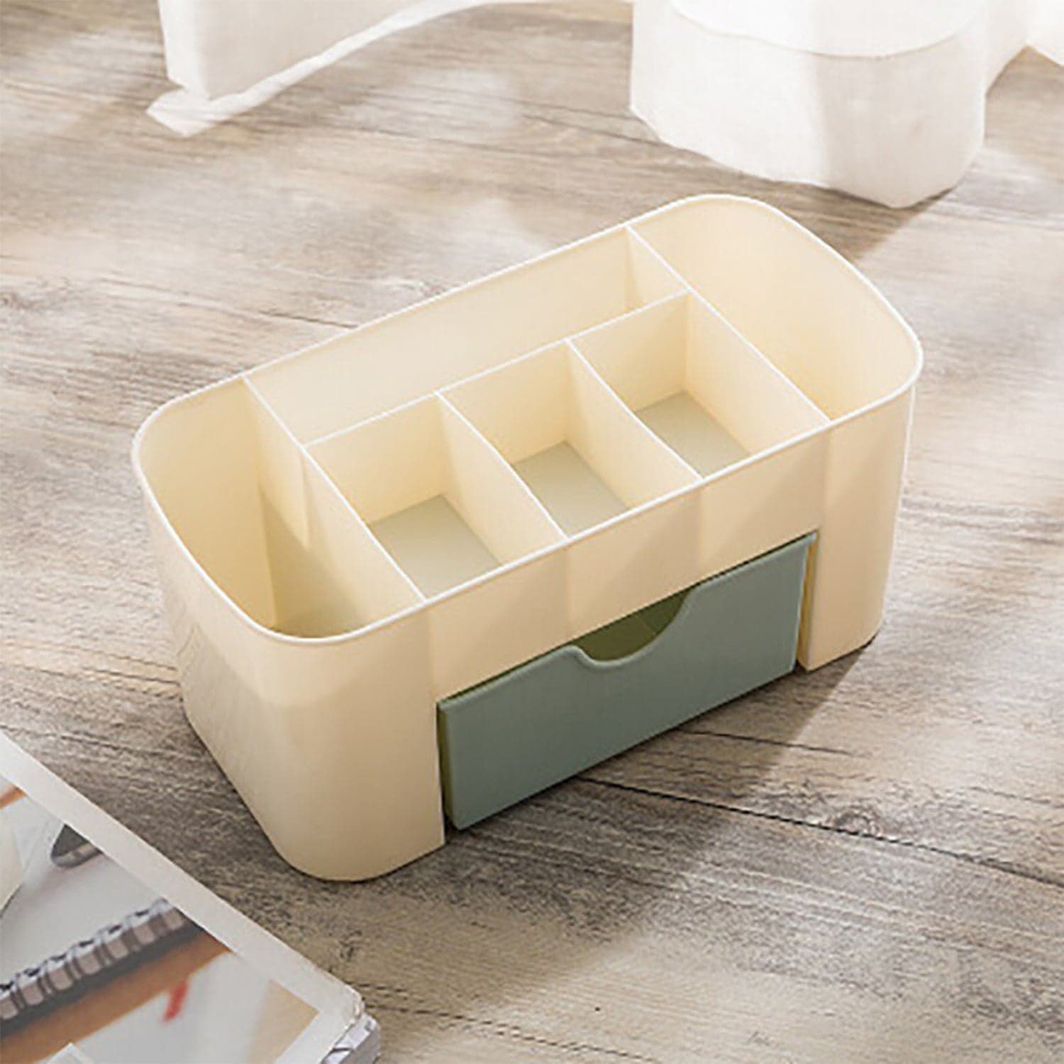 Makeup Cutlery Box Used for storing makeup equipments and kits used by womens and ladies. thumbnail 1