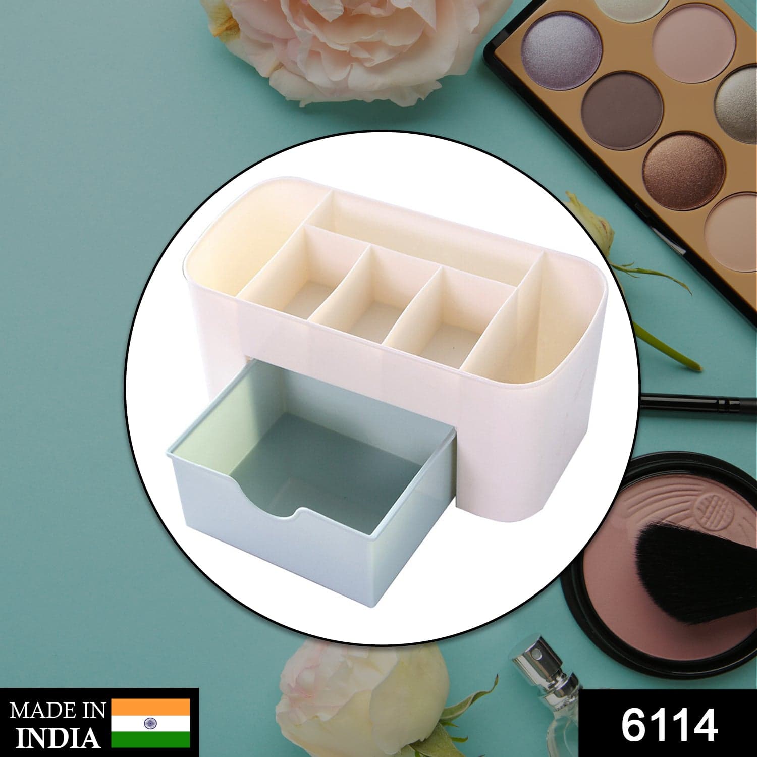 Makeup Cutlery Box Used for storing makeup equipments and kits used by womens and ladies. thumbnail 2
