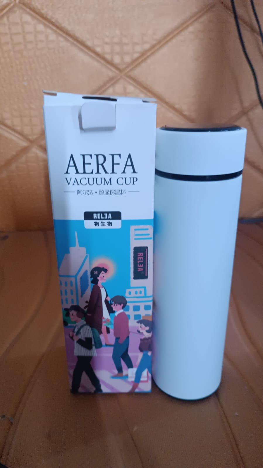 Stainless Steel Vacuum Flask with Digital Temperature Display thumbnail 8