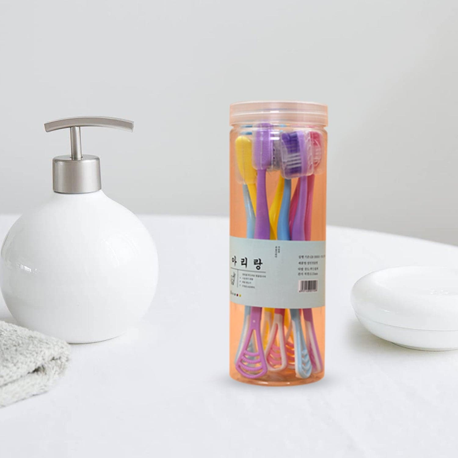8 Pc 2-in-1 Toothbrush Case for Family Use thumbnail 10