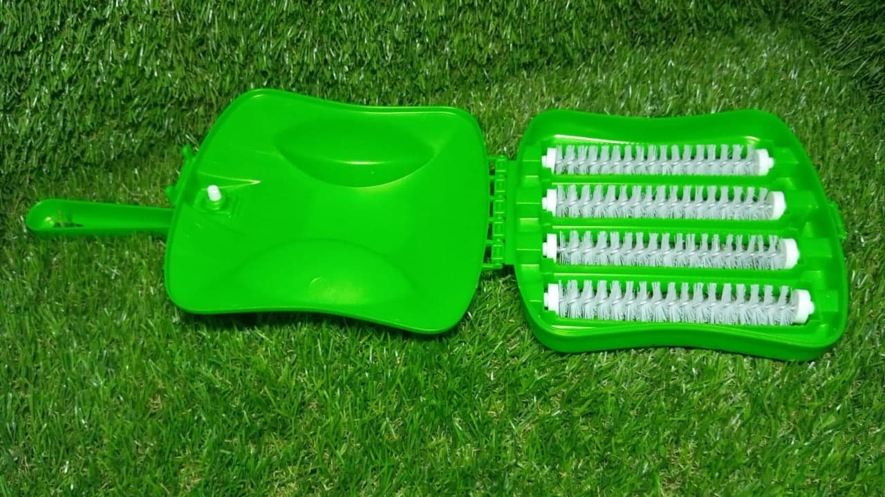 Plastic Handheld Carpet Roller Brush Cleaning With Dust Crumb Collector ID-6230 thumbnail 8