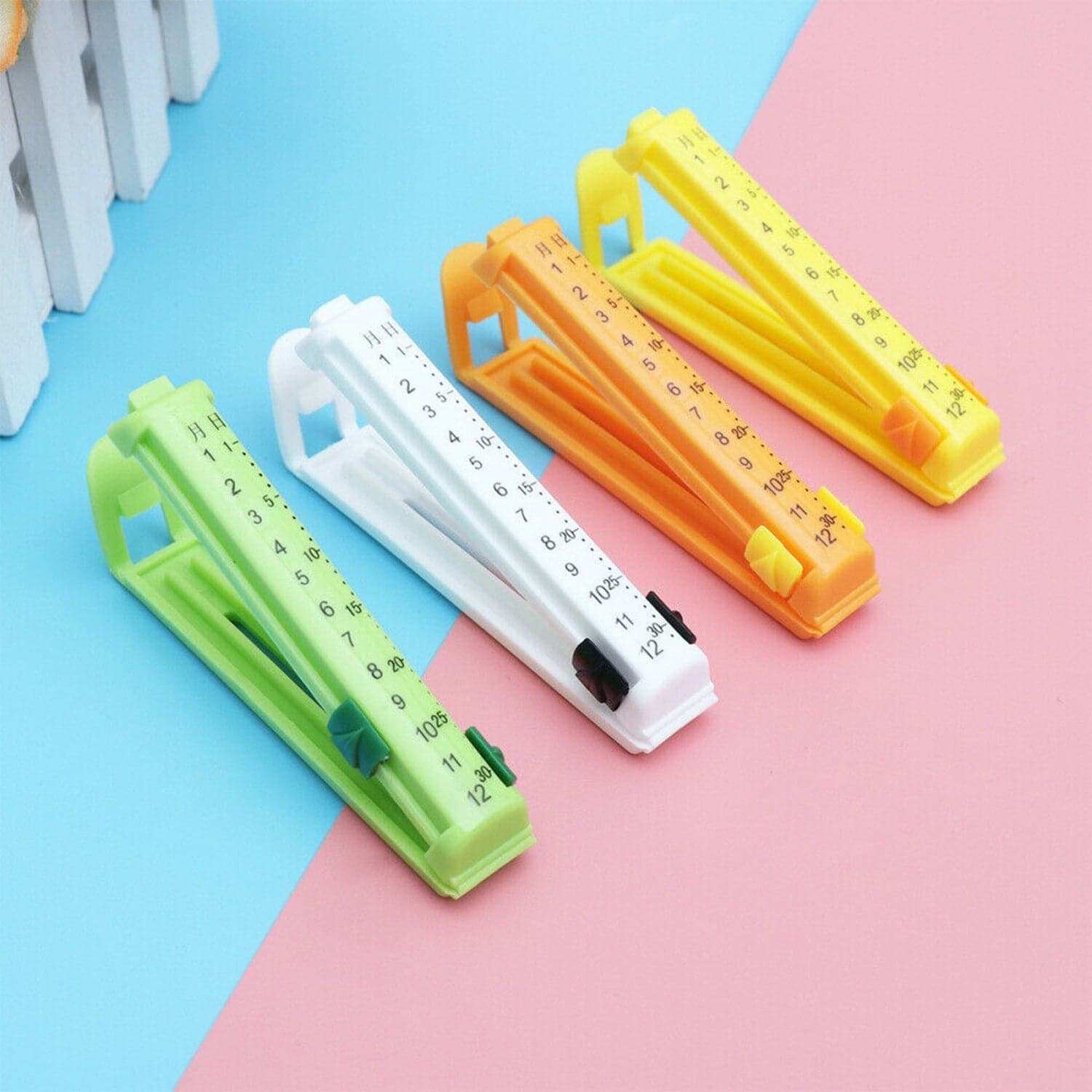 4-Piece Food Sealing Clips of Securely Seal Packaged Foods & Prevent Contamination thumbnail 1