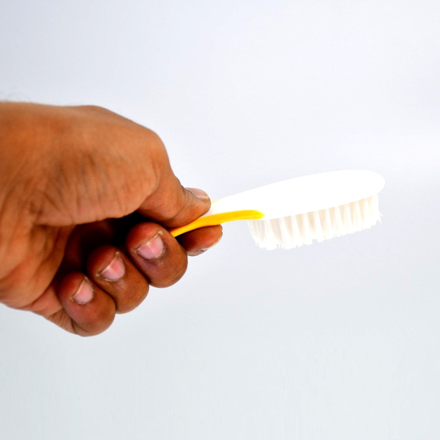 Handle Grip Nail Brush for Cleaning Toes & Nails (Scrub, Unisex) thumbnail 5