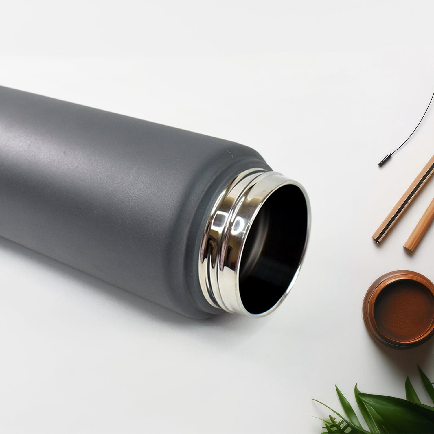 Stainless Steel Double Walled Vacuum Insulated Water Bottle (Mix Design 1 Pc) thumbnail 3