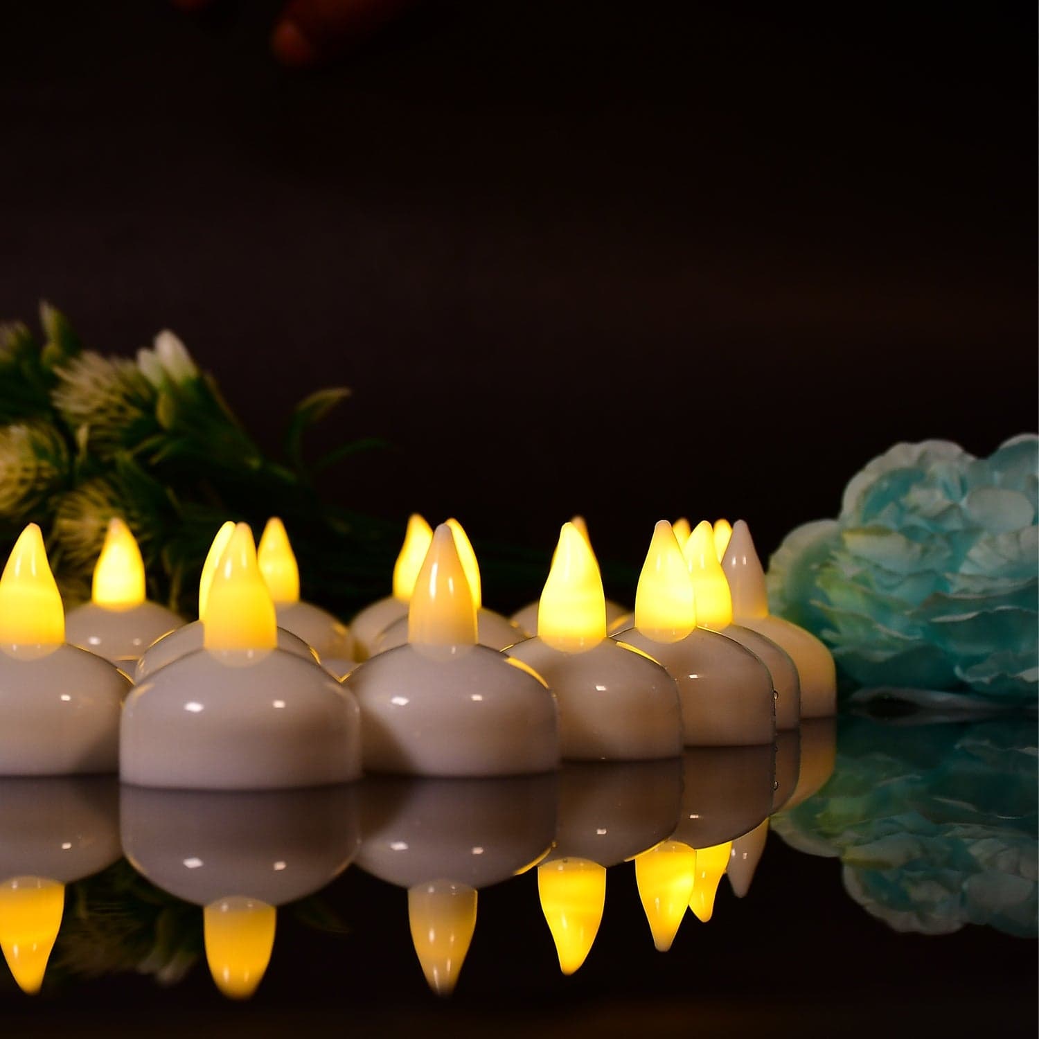 8-Piece Battery Operated Flameless Floating Candles In Transparent Box Of Decorative Wedding Tea Lights thumbnail 3