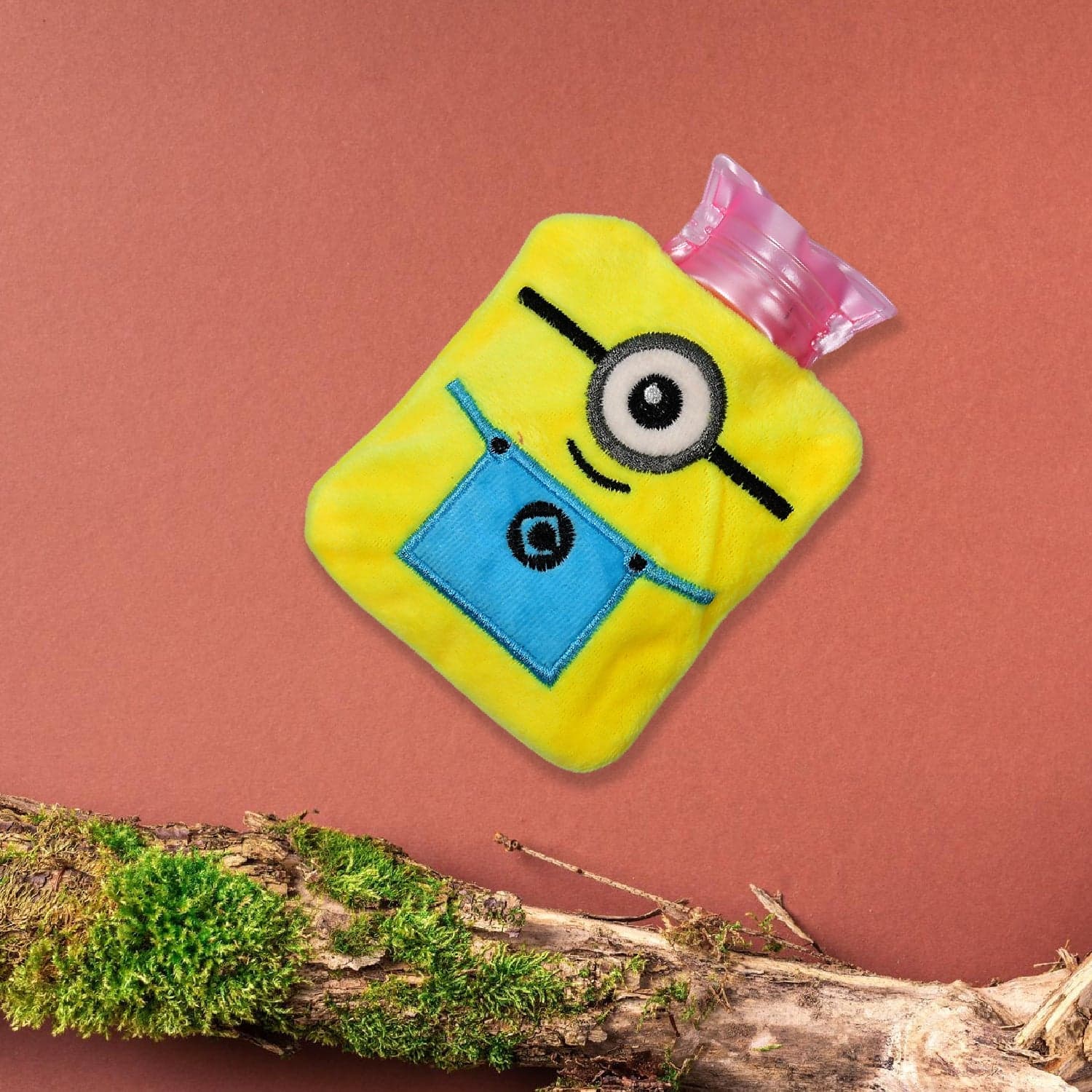 Minions Small Hot Water Bag of Pain Relief for Neck, Shoulder, Hands & Feet (1 Pc) thumbnail 1