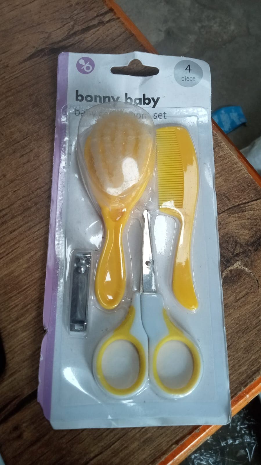 Born Baby Health Care Kit Baby Health Care And Grooming Kit 4 in 1 Nail Clipper Brush Comb Scissors Baby Safety Care Kit (4 Pcs Set) thumbnail 6