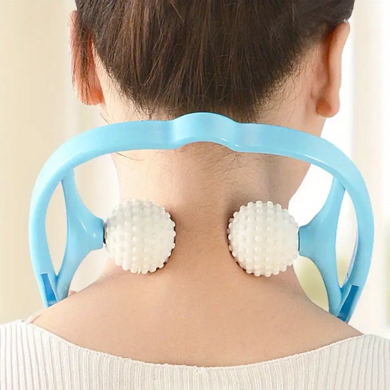 Portable Neck & Shoulder Massager for Back & Waist Relief thumbnail 3
