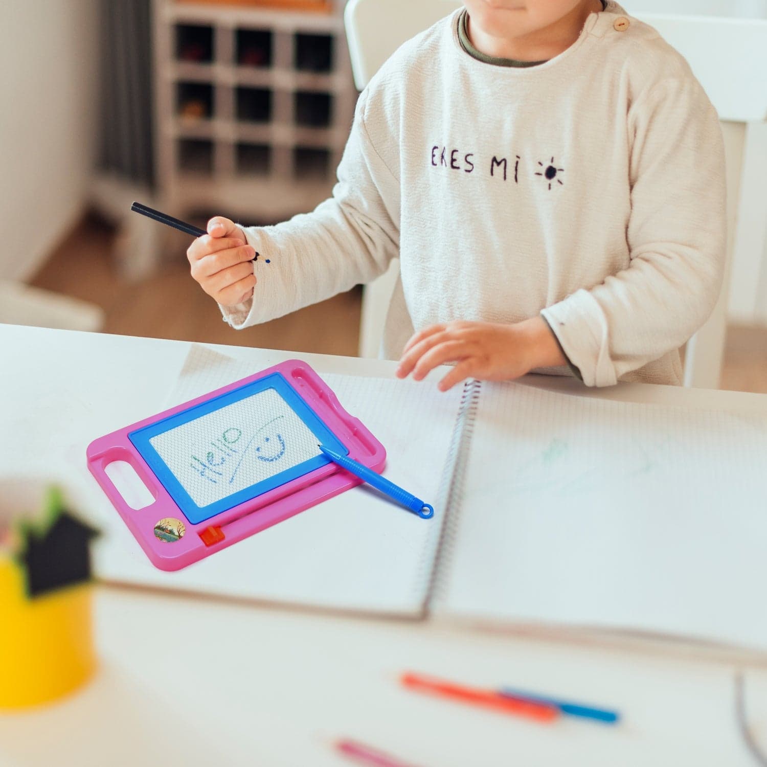 Magnetic Slate & Magnetic Pen Writing Slate Toy thumbnail 1