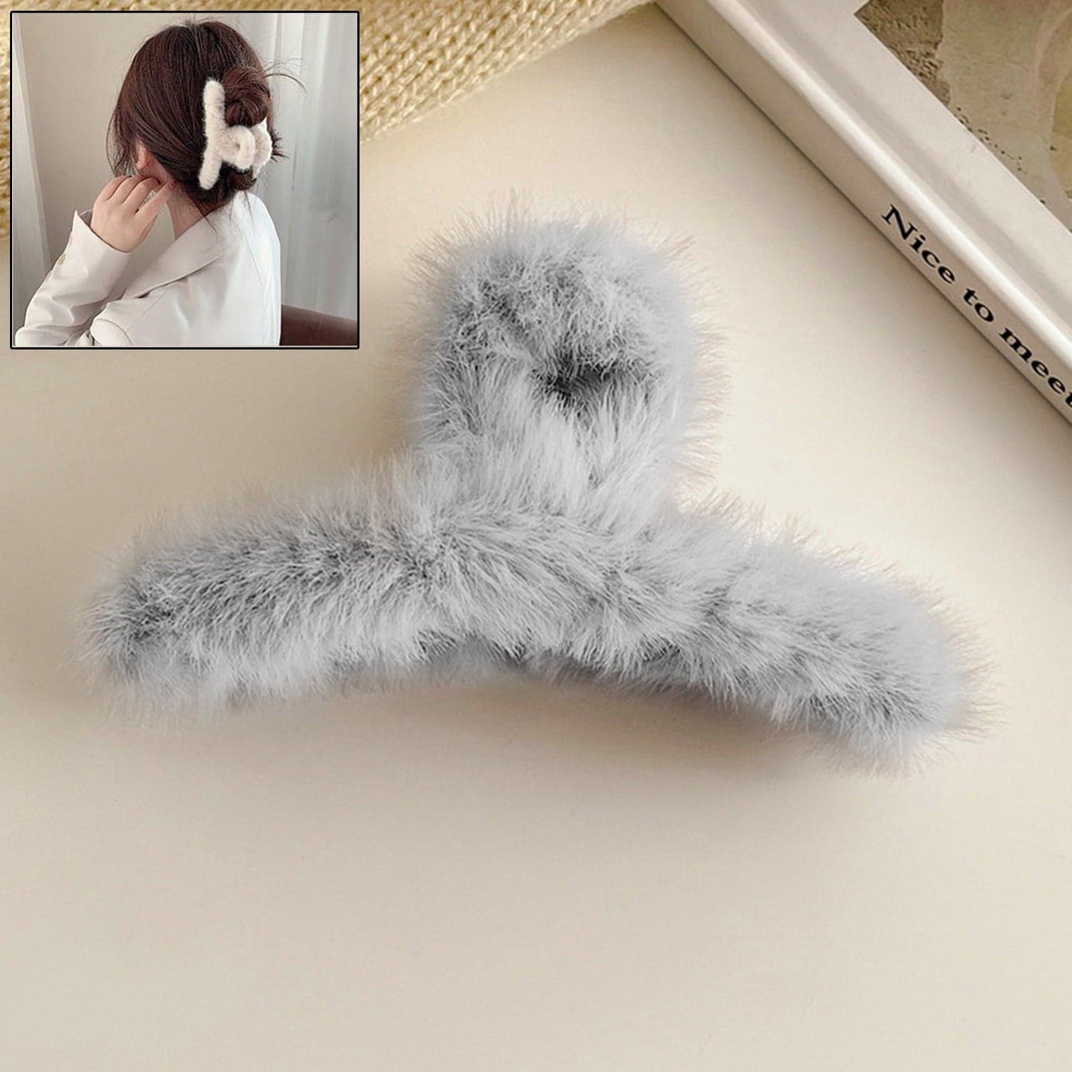 Large Plush Hair Claw Clips, Plastic Fluffy Hair Claw Hair (1 Pc / Mix Color) thumbnail 1