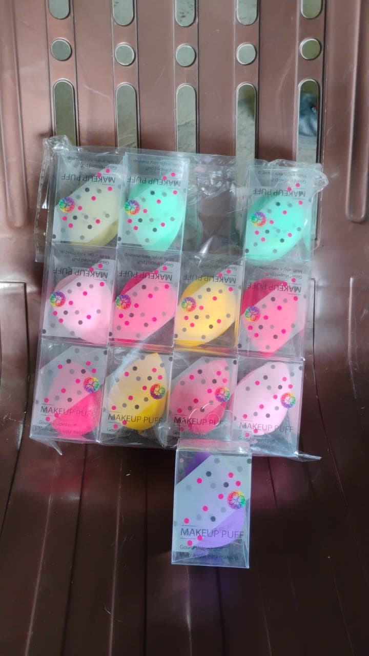 Makeup Sponge for blending liquid Foundations, Powders, and Creams (Multicolor / 1 Pc) thumbnail 11