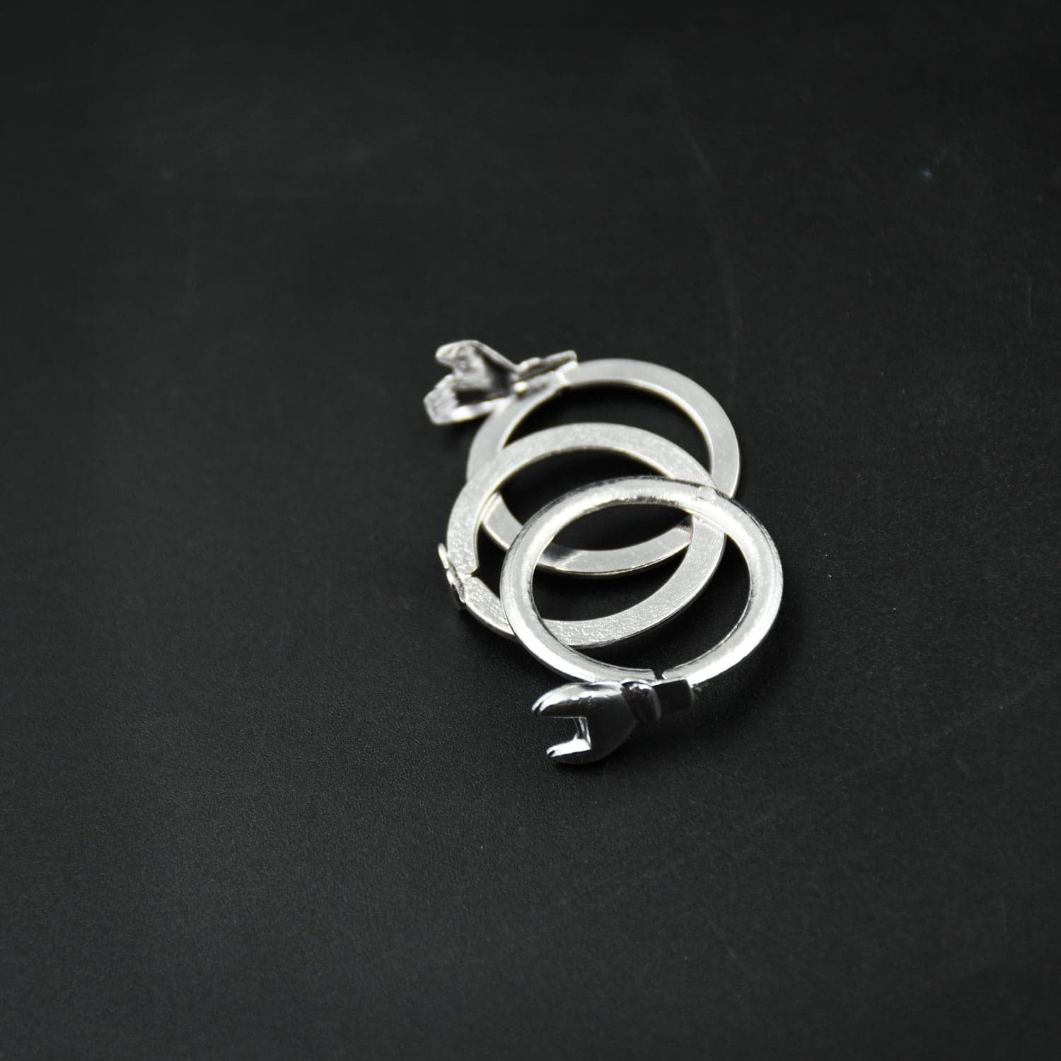 Three Interlocking Rings thumbnail 1