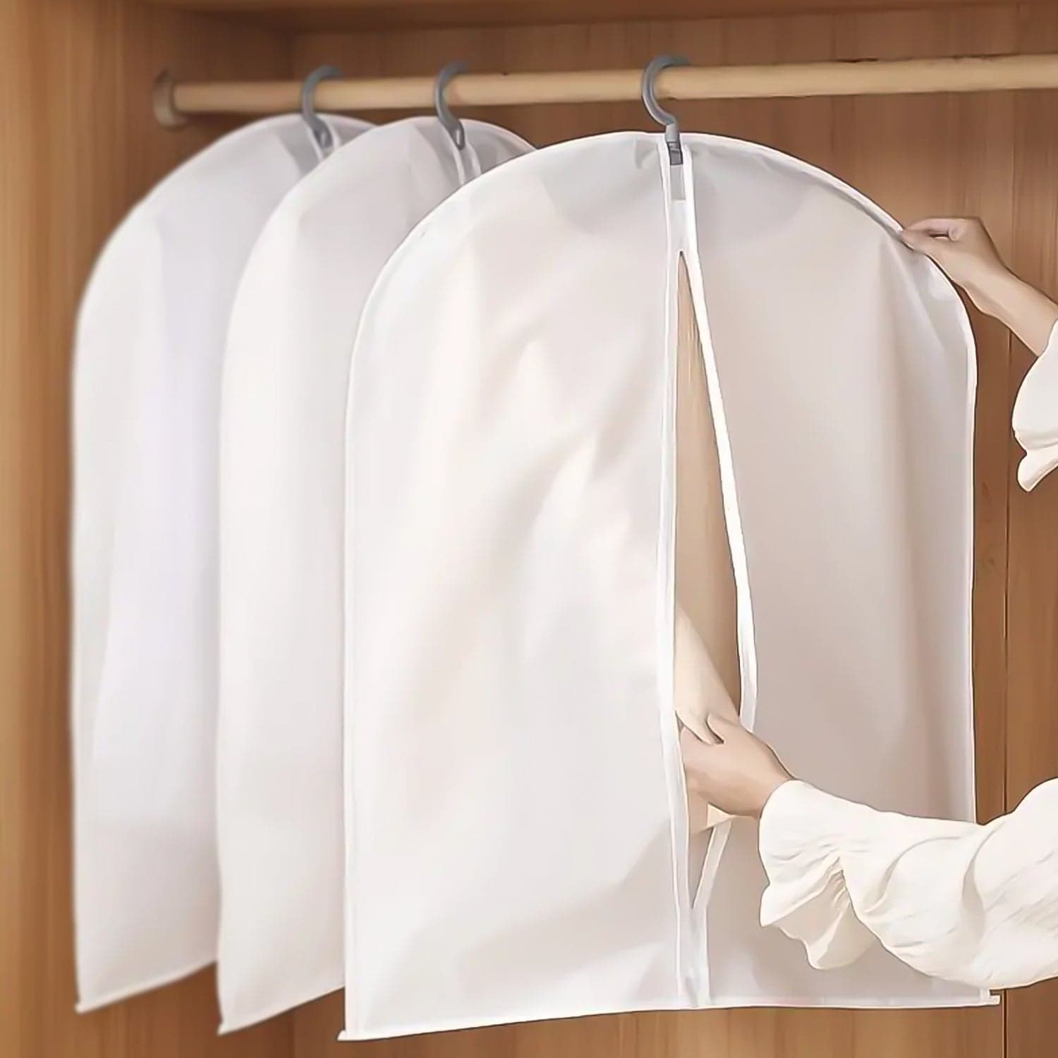 Foldable Non Woven Men's Coat Blazer Suit Cover (80—60 CM / 1 Pc / White Side Chain Suit Cover) thumbnail 1
