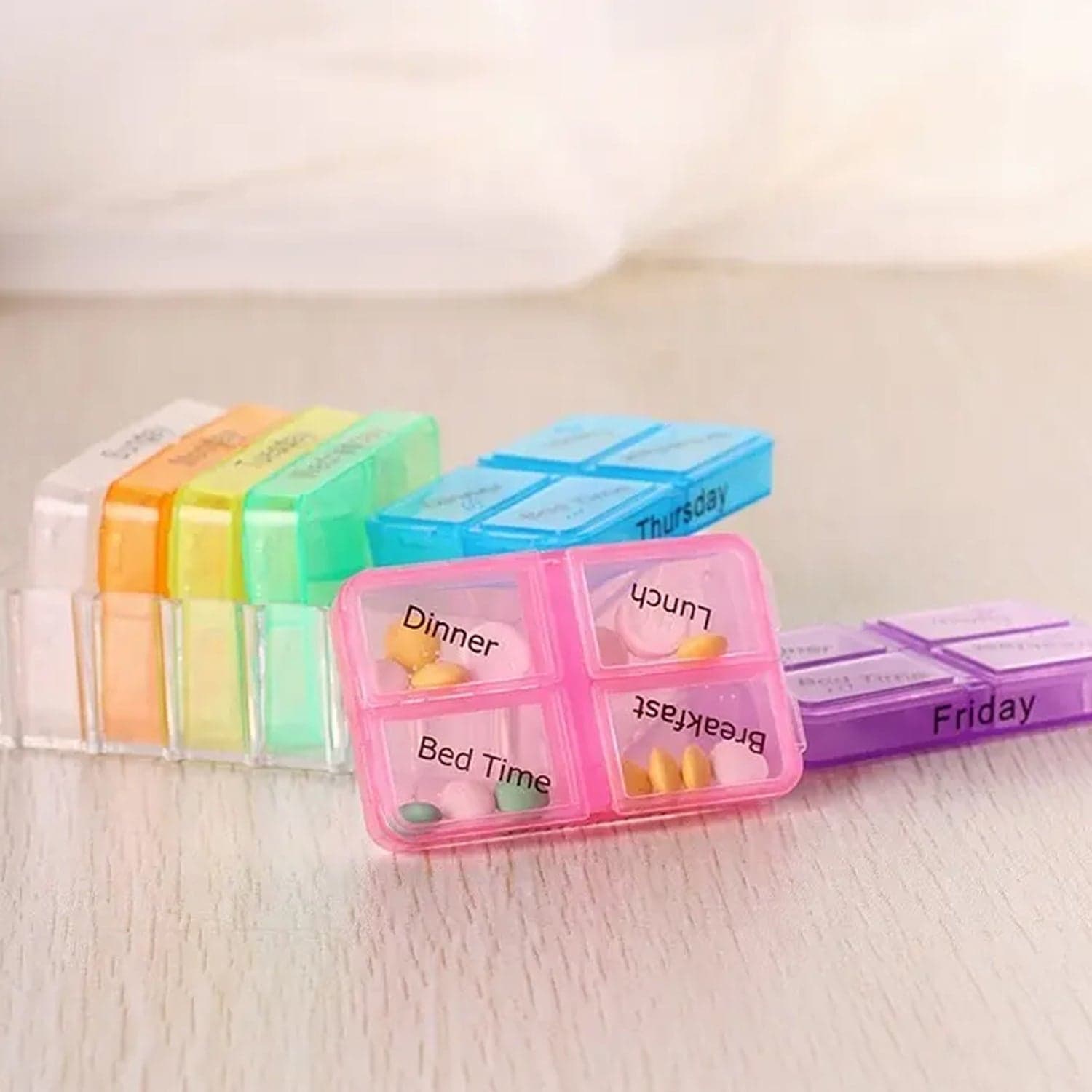 7 Days 4 Times Transparent Medicine Box 28 Grid Portable Large Capacity Travel thumbnail 3