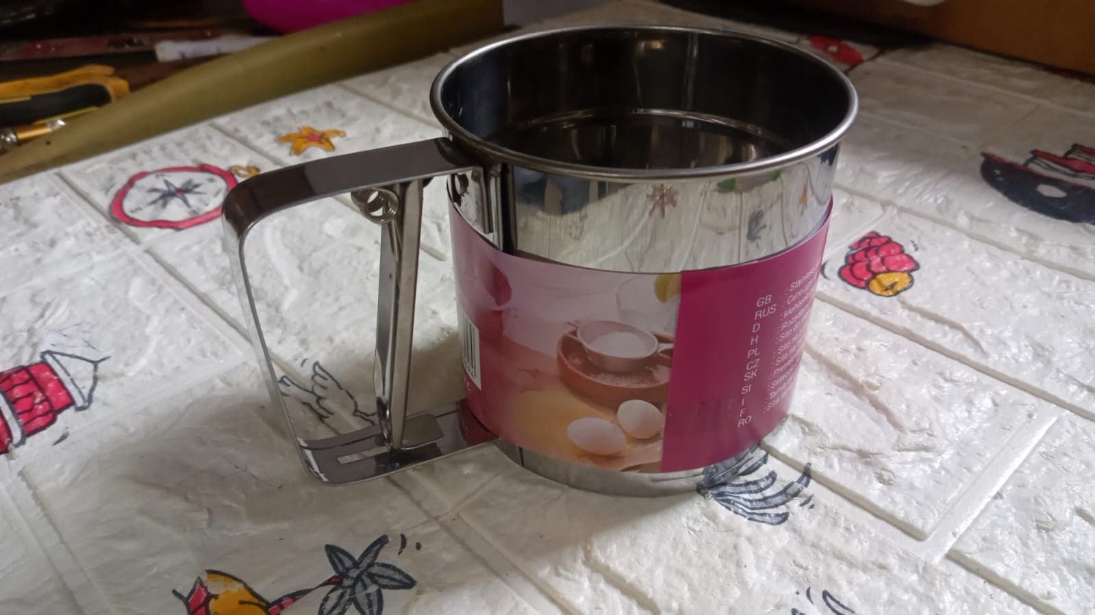 Stainless Steel Flour Sifter of Handheld Baking Sieve with Measuring Scale thumbnail 8