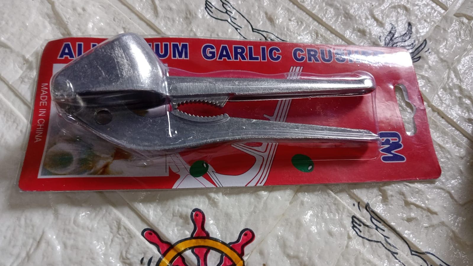 Garlic Press All Aluminum Easy To Use With Light Weight Without Difficulty Cooking Baking thumbnail 6