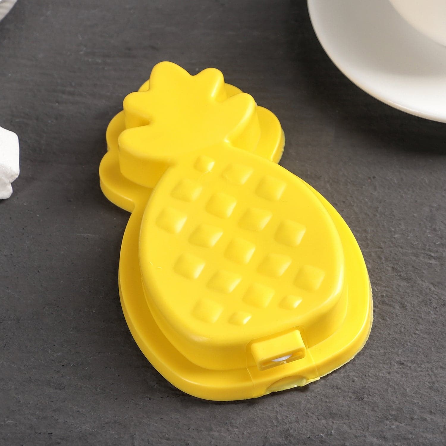 Pineapple Shape Sicle Molds - Durable Silicone Ice Candy Cream Mould thumbnail 7
