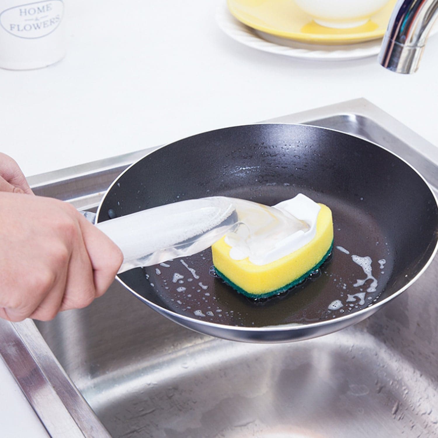 Liquid dispensing Scrub widely used for washing and cleaning utensils and all kitchen stuff to make them again clean and shiny. thumbnail 3