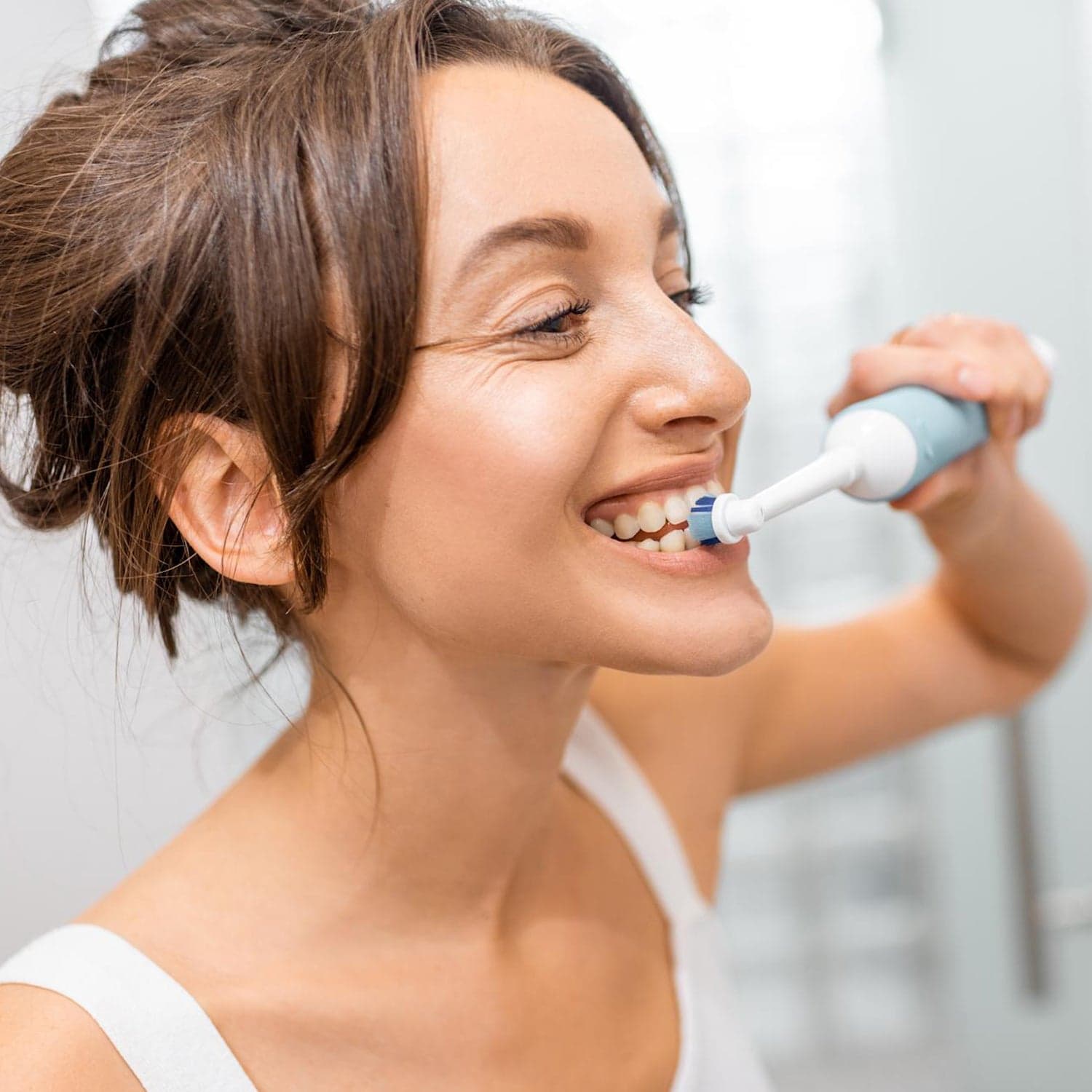 Electric Toothbrush for Kids and Adults Travel Portable Toothbrush With Extra 1 Brush Heads With 2 Battery thumbnail 10