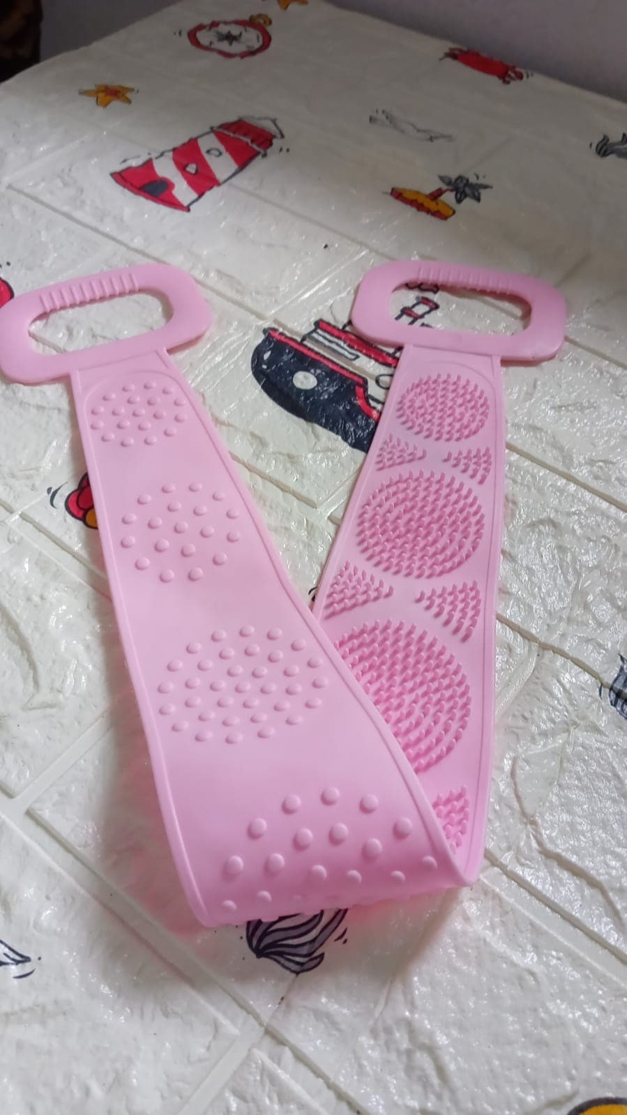 Eco-Friendly Silicone Shower Brush & Back Scrubber Towel thumbnail 7