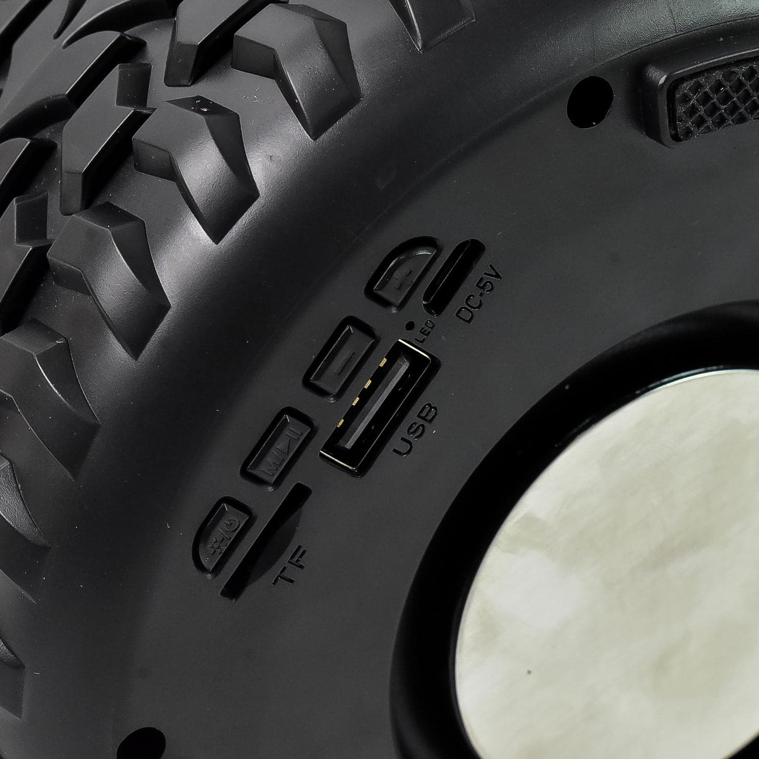 Portable Tyre / Wheel Shape Wireless Bluetooth Speaker (1 Pc) thumbnail 6