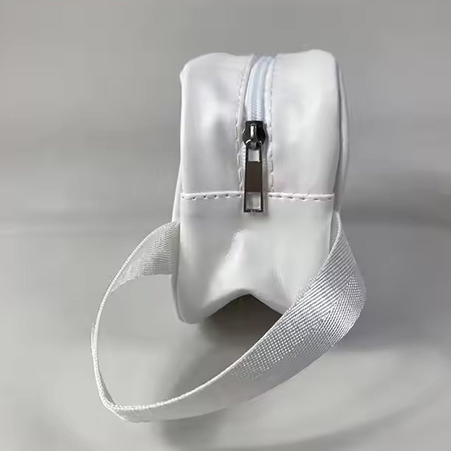 Small Zippered Cosmetic Pouch, Toiletry Bag for Cosmetics (1 Pc) thumbnail 3