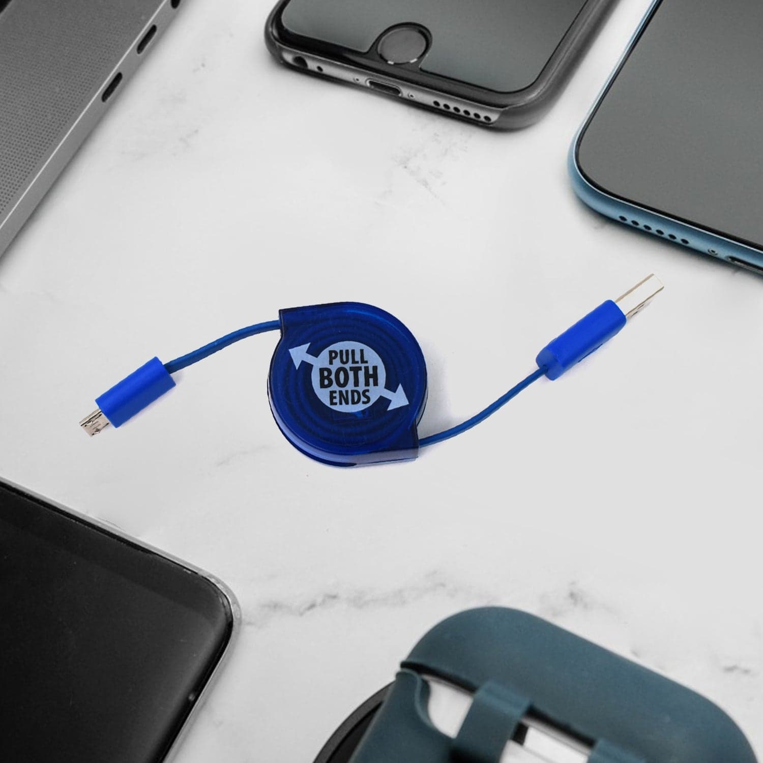 Retractable Usb Charge widely used for charging various types of smartphones and technical devices present in all kind of places etc. thumbnail 1