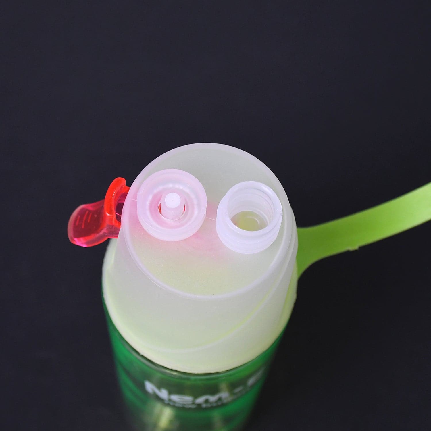 600ml BPA Free Sports Spray Water Bottle for Gym, Cycling & Hiking thumbnail 8