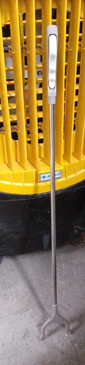 Lightweight Garbage Picker Tool for Kitchen Waste thumbnail 7