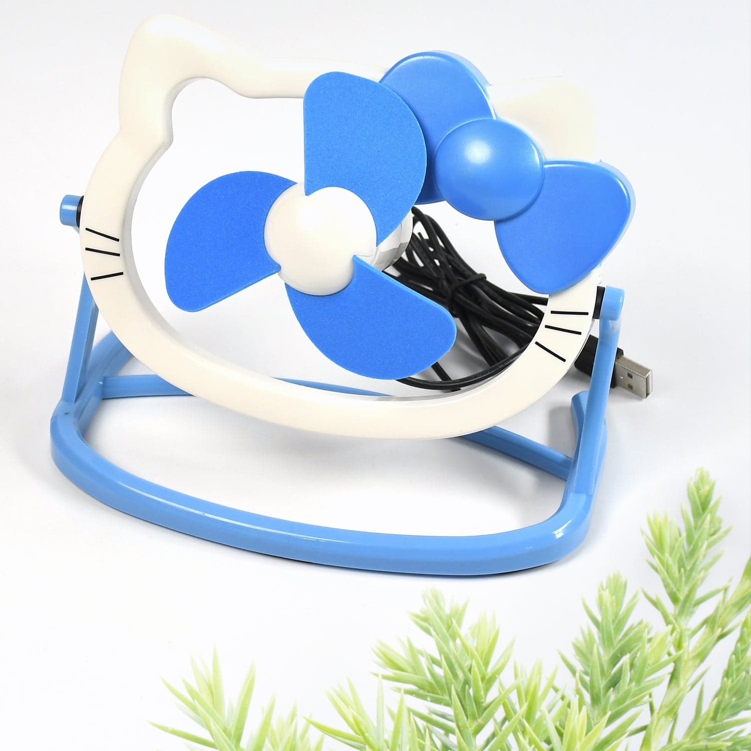 USB Mini Fan: Cute, Quiet & Portable Desk Buddy (Battery Not Included) thumbnail 1