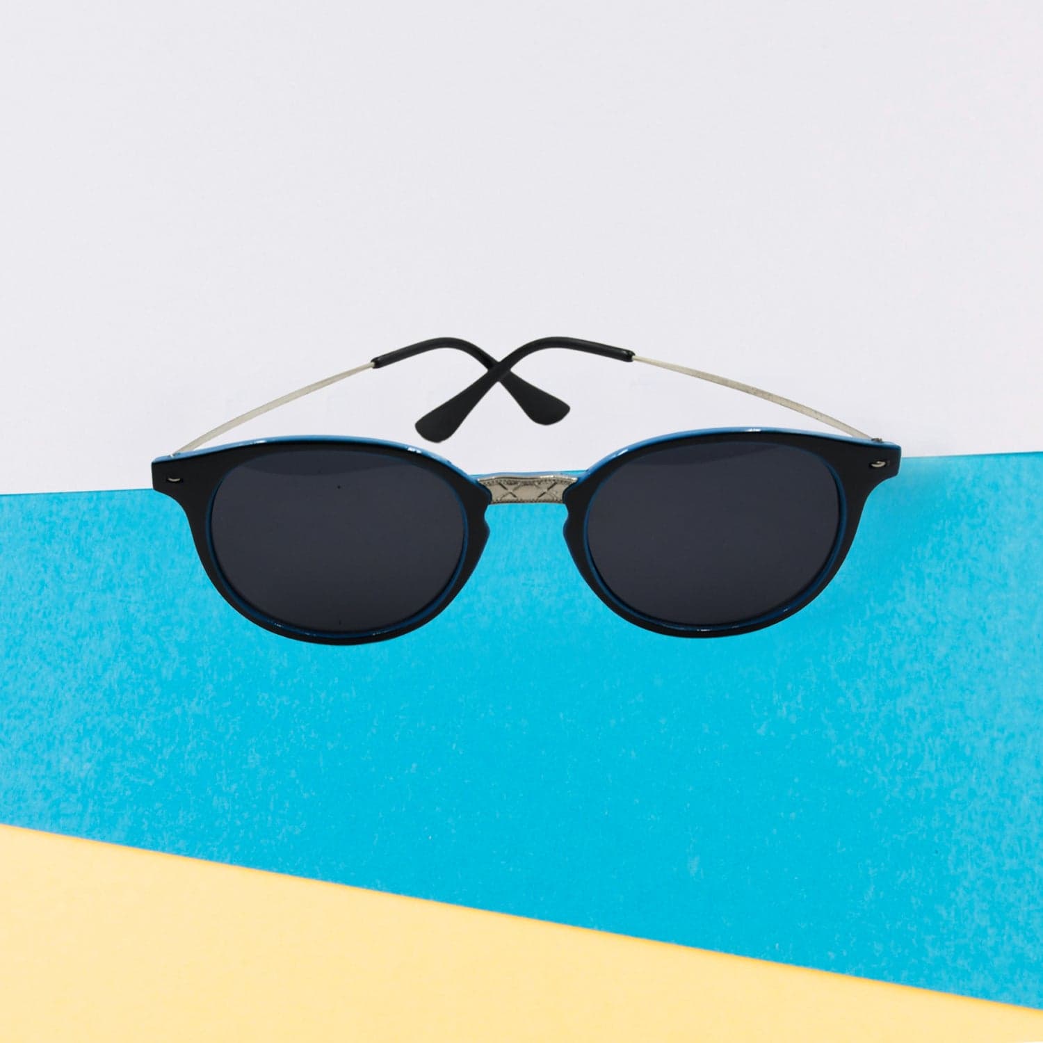 UV Protected Round Sunglasses, classic Sunglasses for Men & Women, Lightweight thumbnail 6