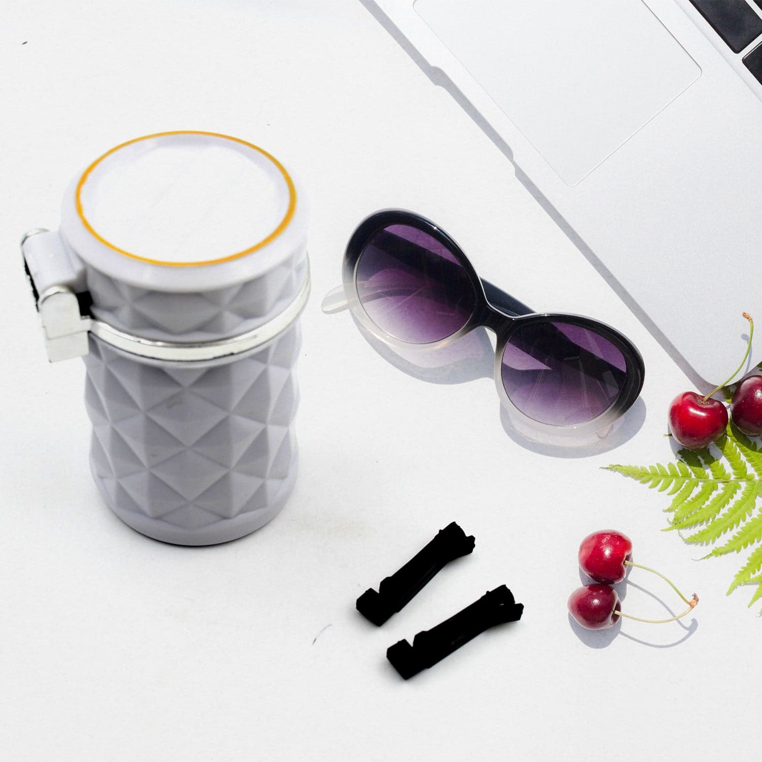 Car Cupholder LED Ashtray of Portable with Blue Light, Lid & Waste Bin, Cigarette Ashtray thumbnail 8